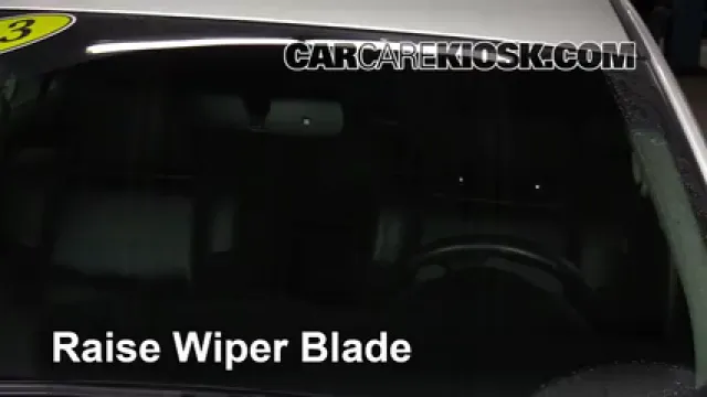 2013 Nissan Maxima SV 3.5L V6 Balais essuie-glace avant Changer les balais des essuie-glace